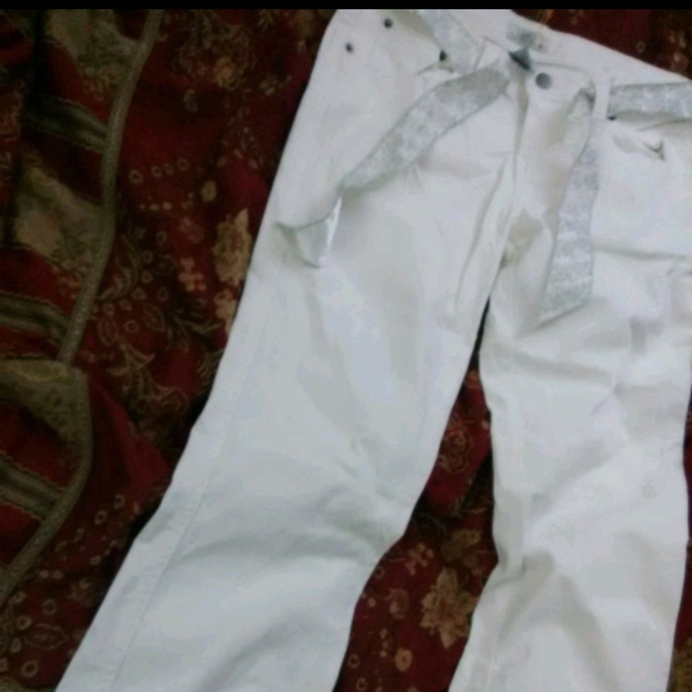New white Jeans